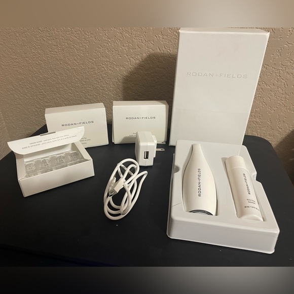 Rodan+Fields Pore Cleansing MD - Picture 4 of 4